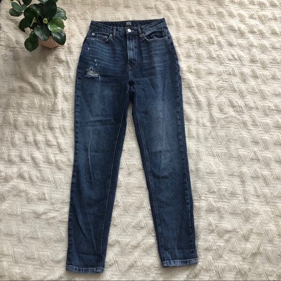Urban Outfitters BDG High Rise Distressed Mom Jean - Picture 1 of 8